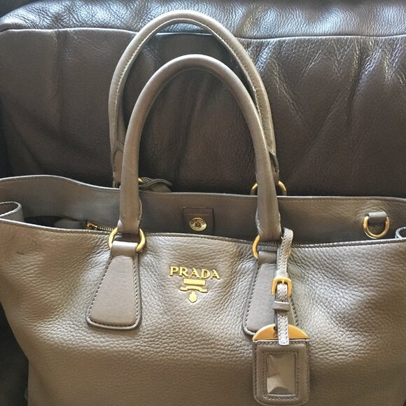 Authentic Prada Vitello Deerskin Extra Large Expandable Gray Tote Bag - Picture 3 of 12